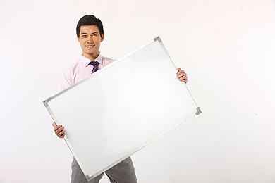 VR互动控制器专利曝光：可以在游戏中喝点东西